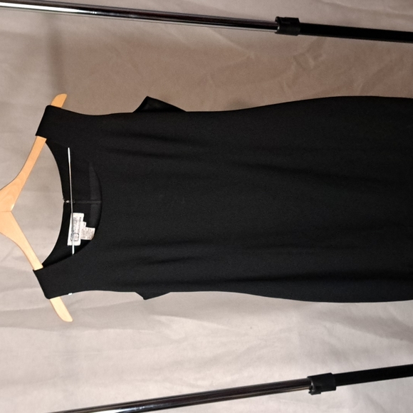 Womens dress - Picture 4 of 4